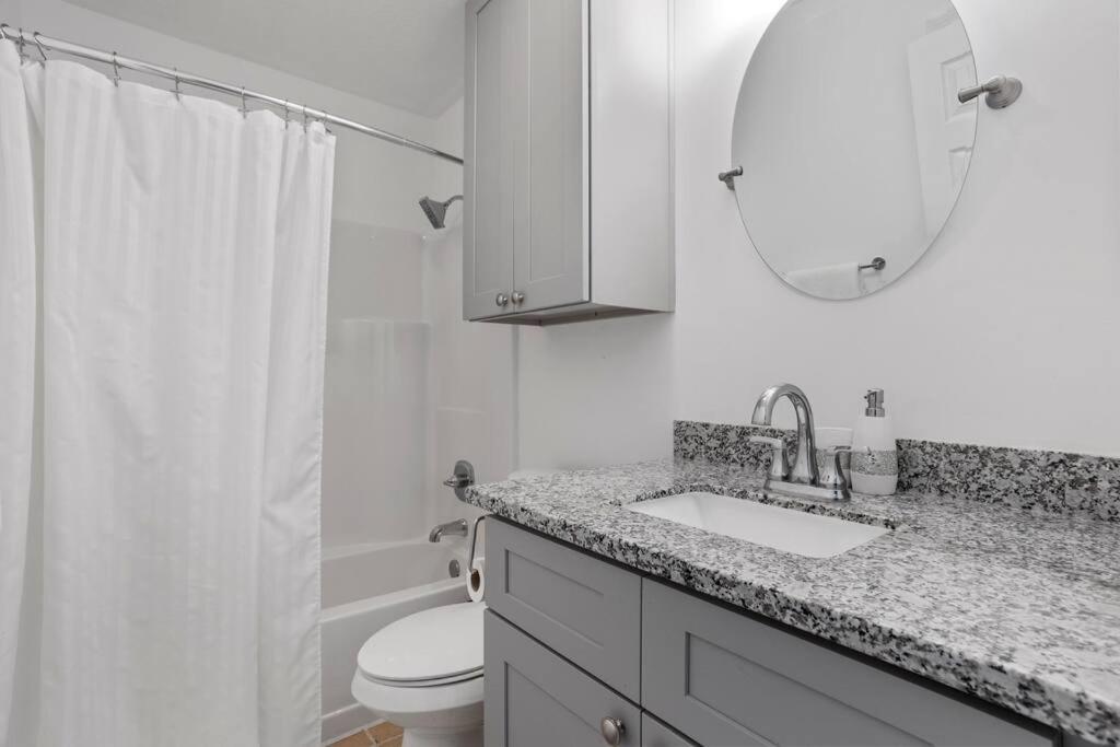 Quiet Apartment In Iowa, La Bagian luar foto
